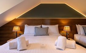 The Crown Pub & Guesthouse